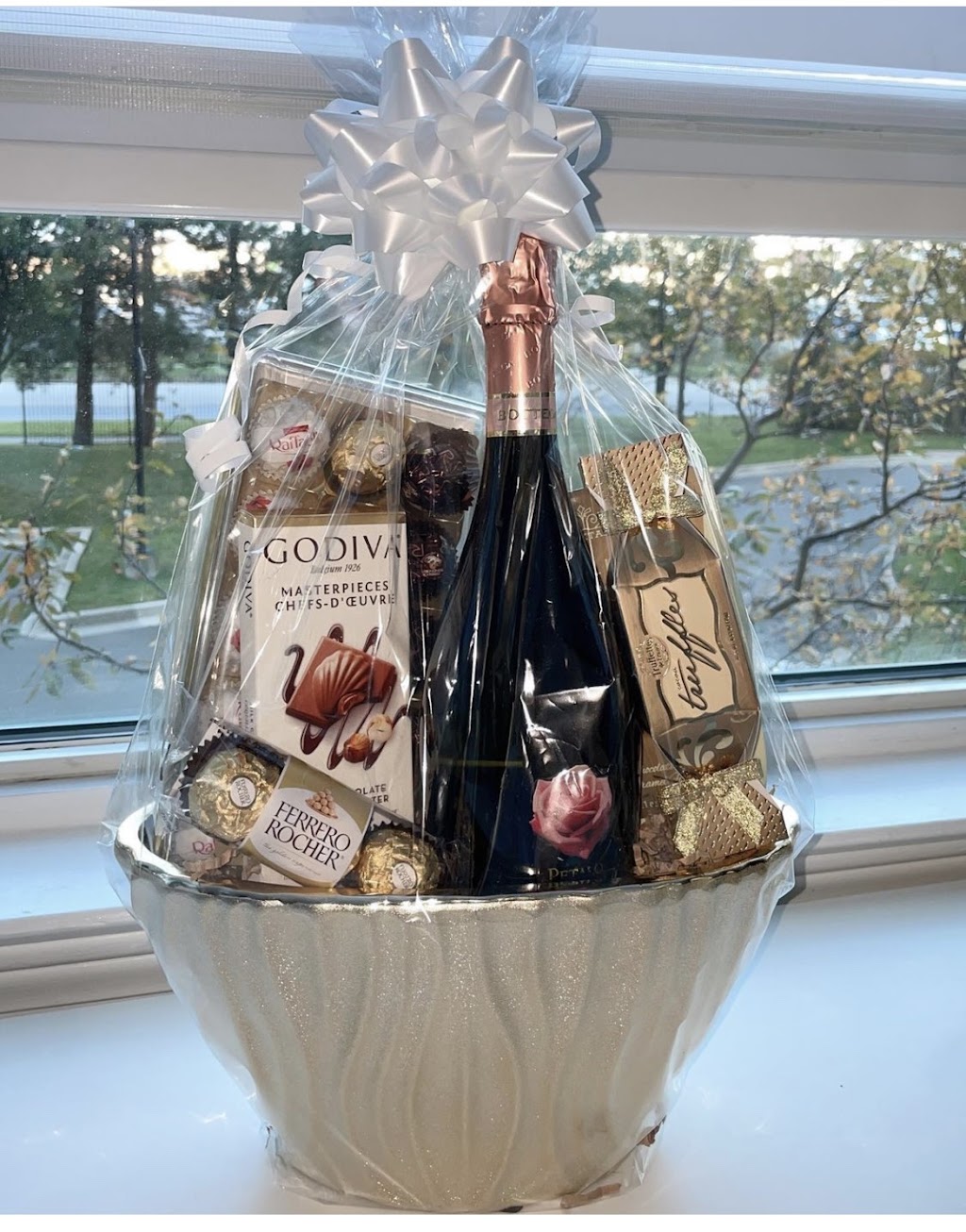 Basketgifts.ca | 550 Webb Dr, Mississauga, ON L5B 3Y4, Canada | Phone: (647) 502-2378