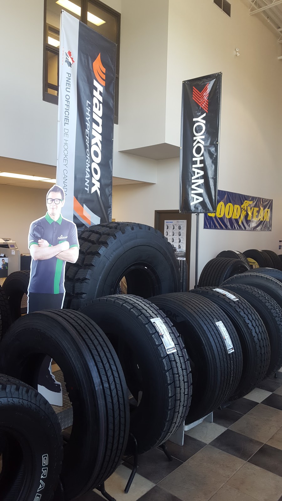 Point S - Desharnais Centre du Camion Rive Sud | 3200 Rue de lEtchemin, Lévis, QC G6W 7X6, Canada | Phone: (418) 837-0986