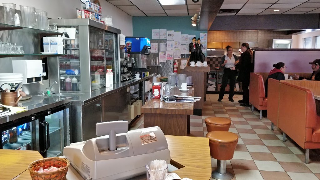Del-Mar Restaurant | 1677 Dundas St, London, ON N5W 3C6, Canada | Phone: (519) 451-6120