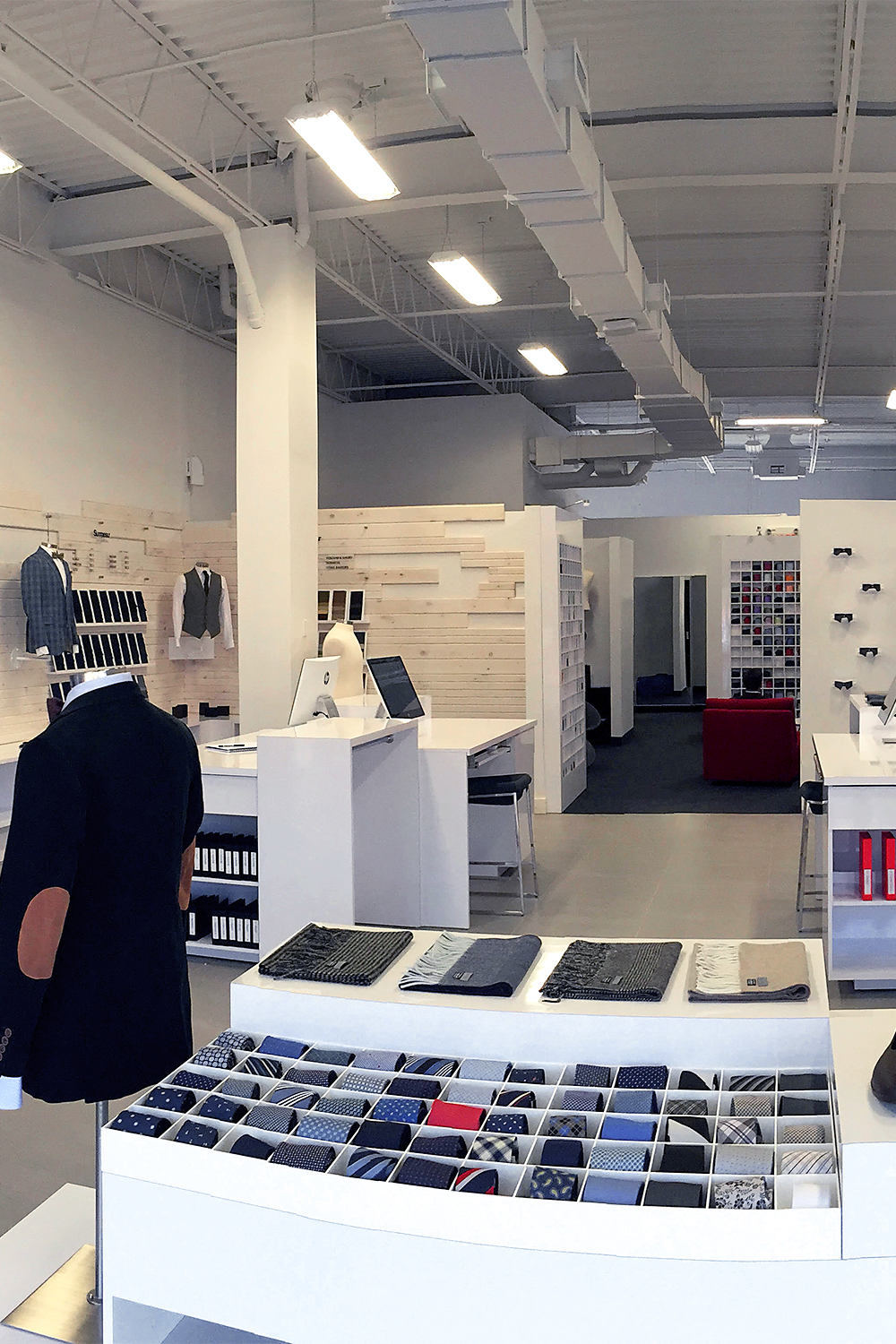 Boutique Surmesur | 2200 Boulevard le Corbusier #200, Laval, QC H7S 2C9, Canada | Phone: (450) 934-0204