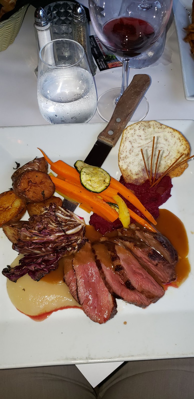 Chez Milot | 958 Rue Valiquette, Sainte-Adèle, QC J8B 2M3, Canada | Phone: (450) 229-2838