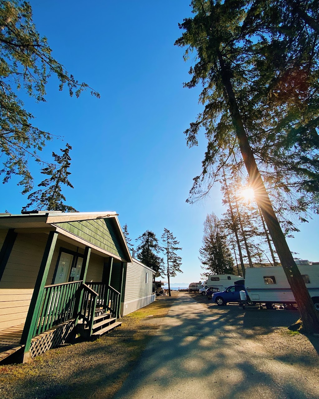 Saratoga Beach Resort | 8958 Clarkson Ave, Black Creek, BC V9J 1B2, Canada | Phone: (250) 337-5511