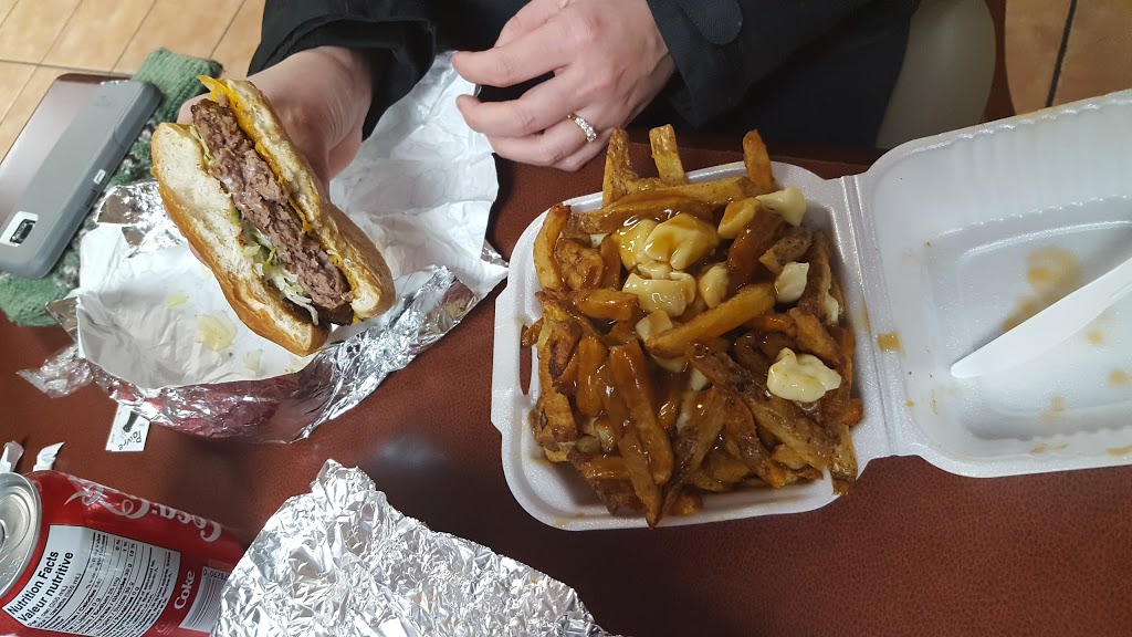 Lakeview Burger & Diner | 1076 Cedar St, Oshawa, ON L1J 3R9, Canada | Phone: (905) 728-1234