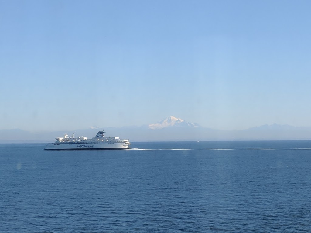 Tsawwassen Ferry Passenger Pick Up Terminal Parking Lot | 1 Ferry Causeway, Tsawwassen, BC V4M 4G3, Canada