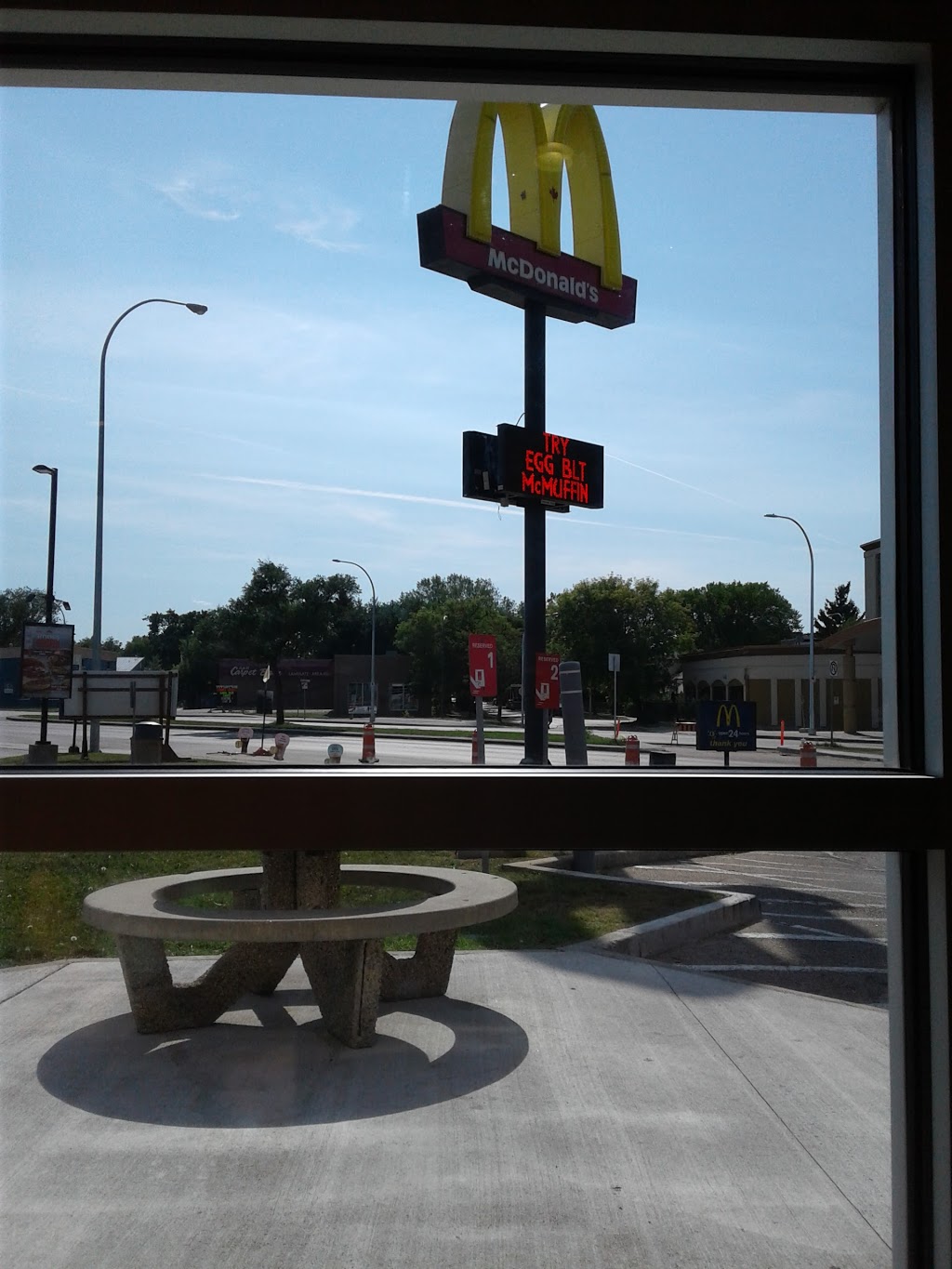 McDonalds | 630 Pembina Hwy, Winnipeg, MB R3M 3J7, Canada | Phone: (204) 949-6091
