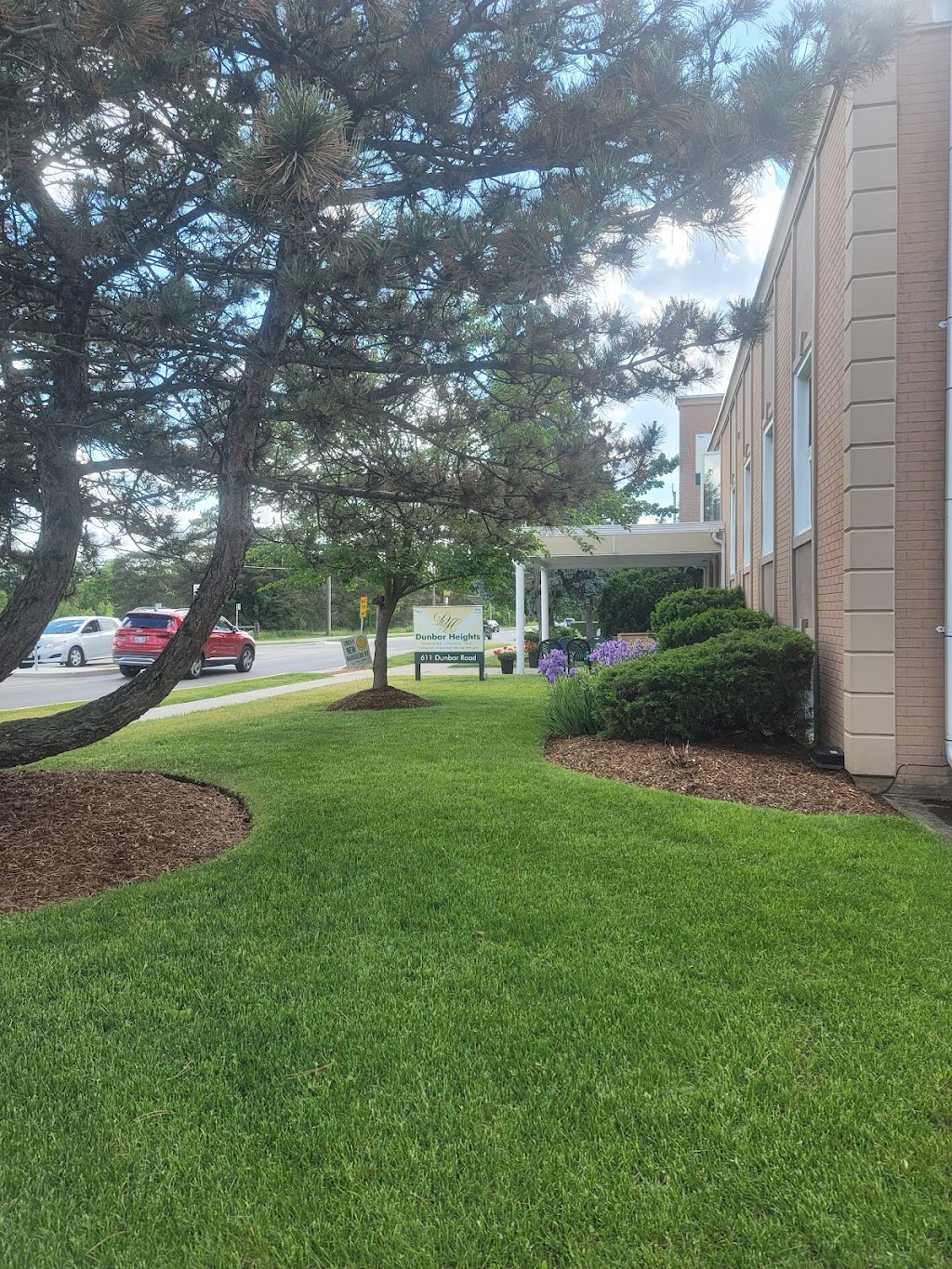 DUNBAR HEIGHTS SENIORS LIVING INC | 611 Dunbar Rd, Cambridge, ON N3H 2T4, Canada | Phone: (855) 334-3233