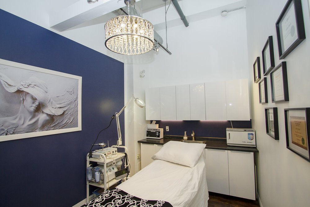 Lilis Esthetics Studio | 3 Dundas St E, Napanee, ON K7R 1H5, Canada | Phone: (613) 331-4430