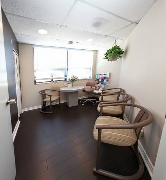 Erindale Village Dental | 3173 Erindale Station Rd, Mississauga, ON L5C 1Y5, Canada | Phone: (905) 270-4444