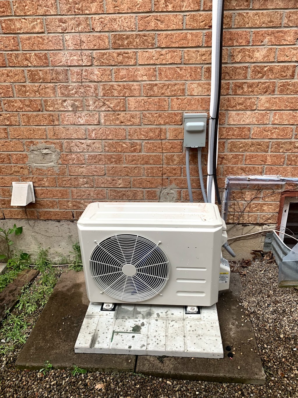 Aire One Heating & Cooling | 2800 John St Suit 9, Markham, ON L3R 0E2, Canada | Phone: (416) 460-5300