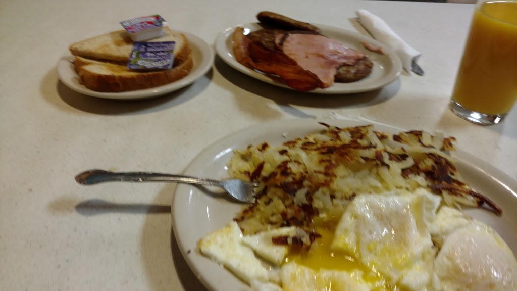 Algonac Flaming Grill | 1065 St Clair River Dr, Algonac, MI 48001, USA | Phone: (810) 512-5184