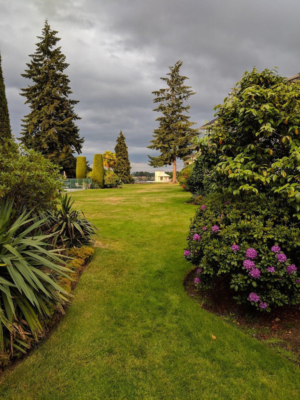 Ocean Sands Resort | 1165 Resort Dr #21, Parksville, BC V9P 2E2, Canada | Phone: (877) 733-5969