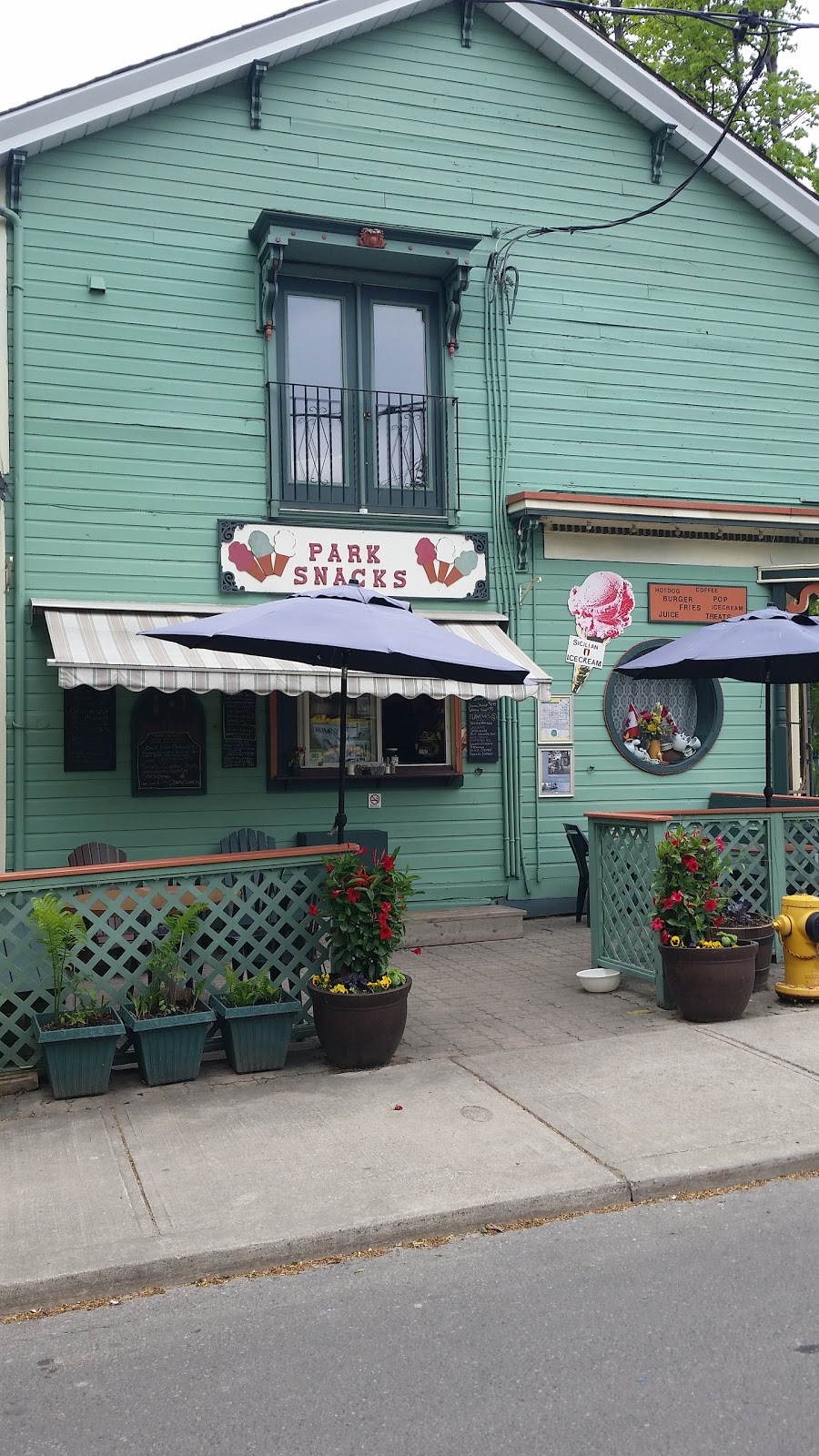 Park Snacks | 161 Winchester St, Toronto, ON M4X 1B8, Canada