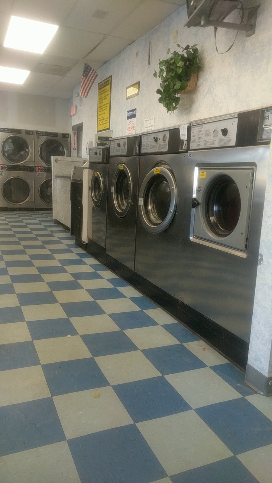 Wash World Laundromat | 2040 Eggert Rd, Buffalo, NY 14226, USA | Phone: (716) 836-0402