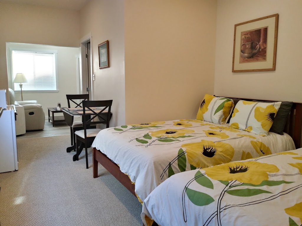 LADYSMITH OCEAN SUITES | 2-606 Farrell Rd, Ladysmith, BC V9C 1W9, Canada | Phone: (250) 924-0882
