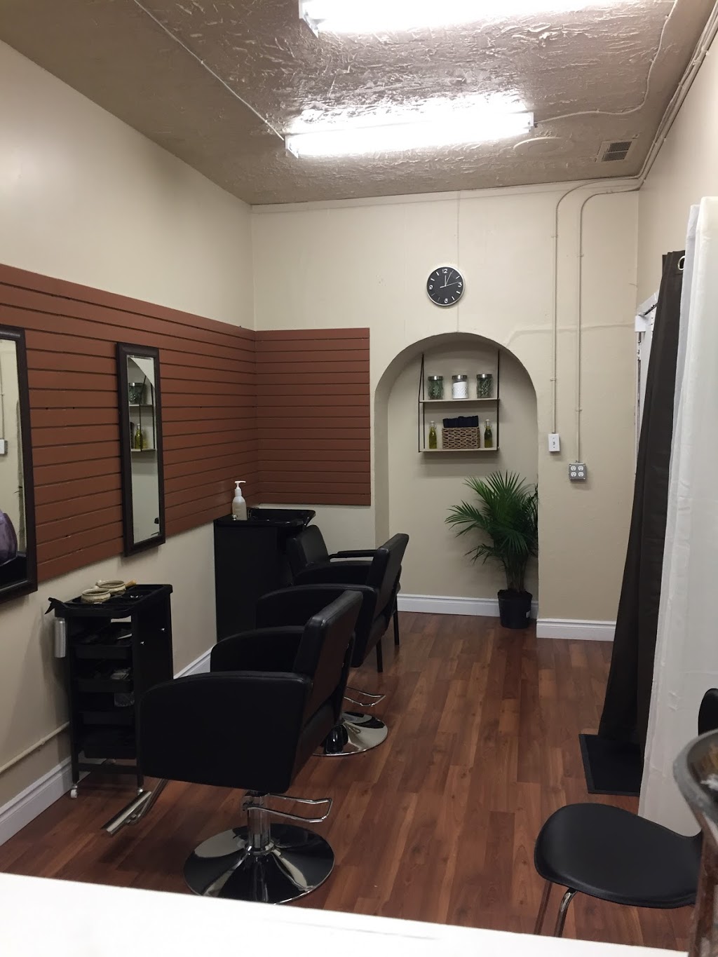 Livity Loc Studio | hair care | 13 King St W Unit #2, Oshawa, ON L1H 1A1, Canada | 9058096500 OR +1 905-809-6500