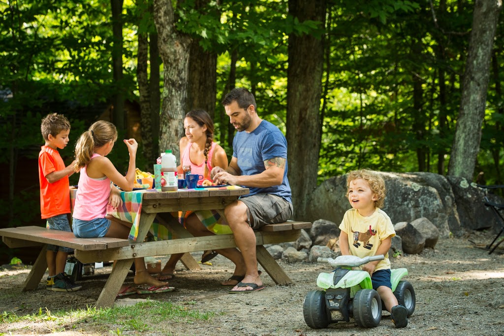 Camping et cabines du Sommet Morin Heights | 185 R. Bennett, Morin-Heights, QC J0R 1H0, Canada | Phone: (450) 227-2020