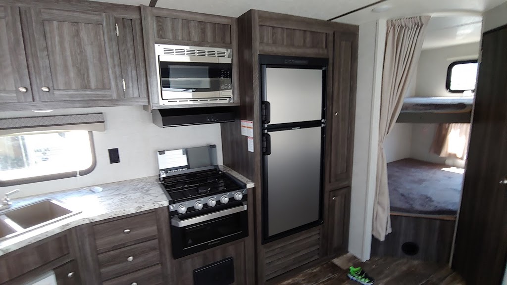 CampMart RV | Hamilton | 1655 Upper James St, Hamilton, ON L9B 2J1, Canada | Phone: (877) 401-3423