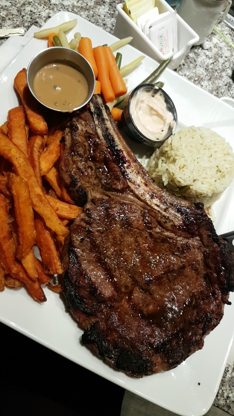 Resto Bar Le Pirate | 1080 QC-132, Sainte-Barbe, QC J0S 1P0, Canada | Phone: (450) 371-0202