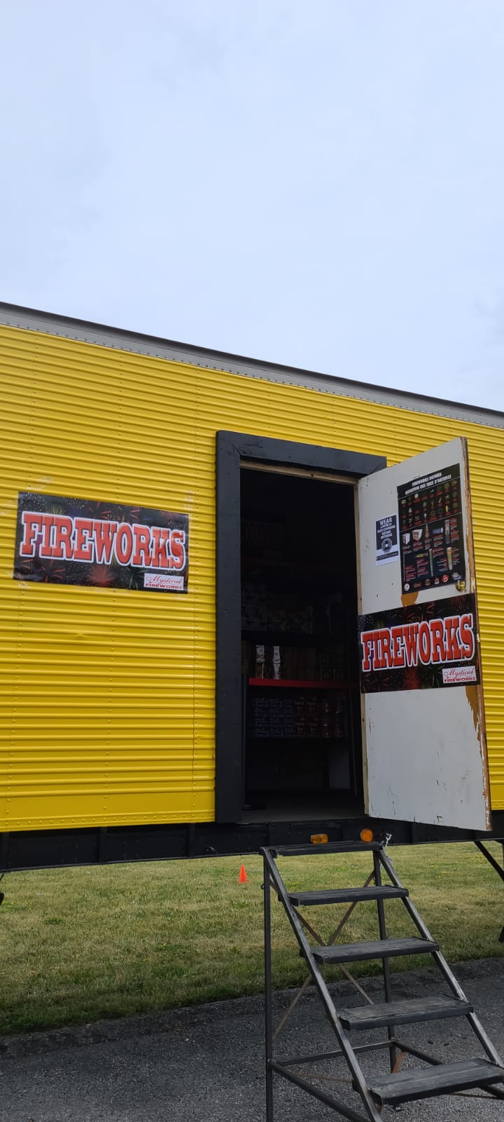 PyroBobs Fireworks | 965 Dundas St W, Whitby, ON L1P 1A1, Canada | Phone: (888) 585-7976