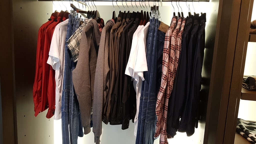Burberry Outlet | 13850 Steeles Ave West Toronto Premium Outlets, Halton Hills, ON L7G 0J1, Canada | Phone: (905) 878-7301