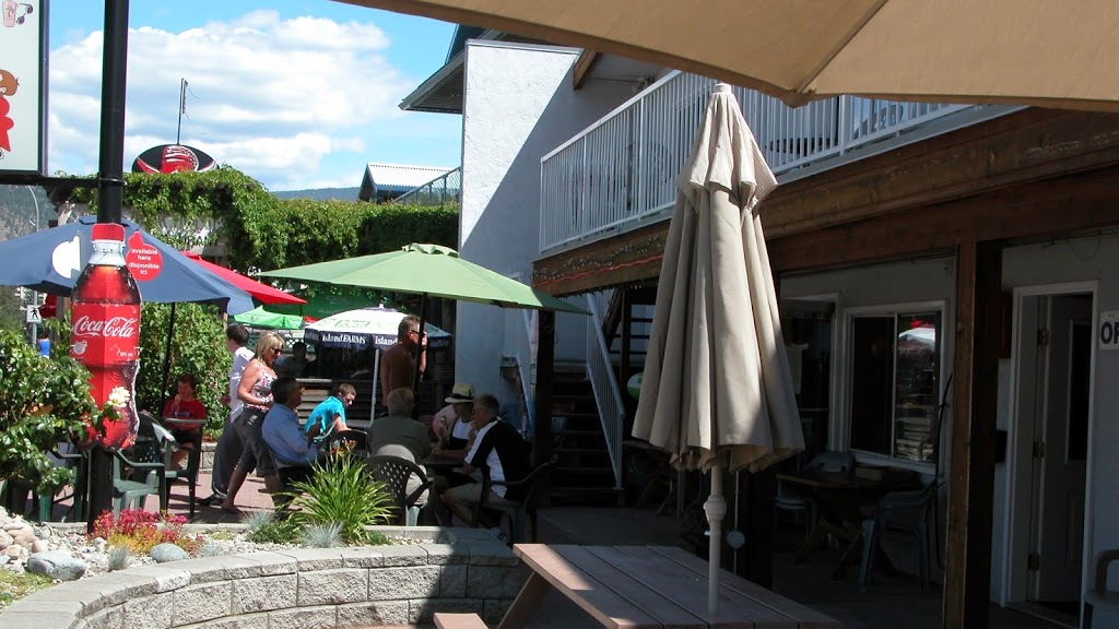 Golden Sands Resort Motel | 1028 Lakeshore Dr, Penticton, BC V2A 1C1, Canada | Phone: (250) 492-4210