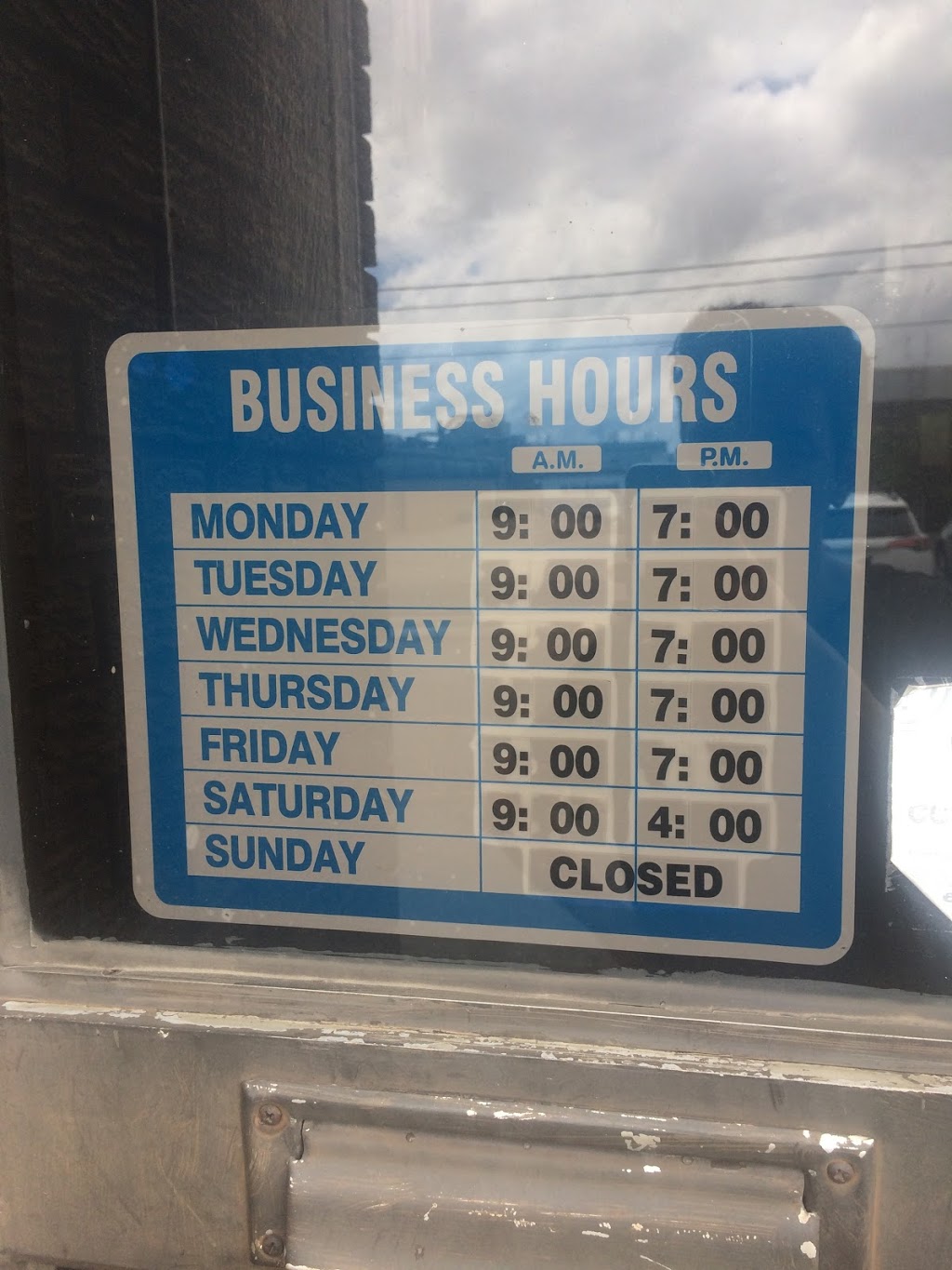 Tire Change & Tire Repair | 340 Garyray Dr, North York, ON M9L 1P5, Canada | Phone: (416) 742-4444