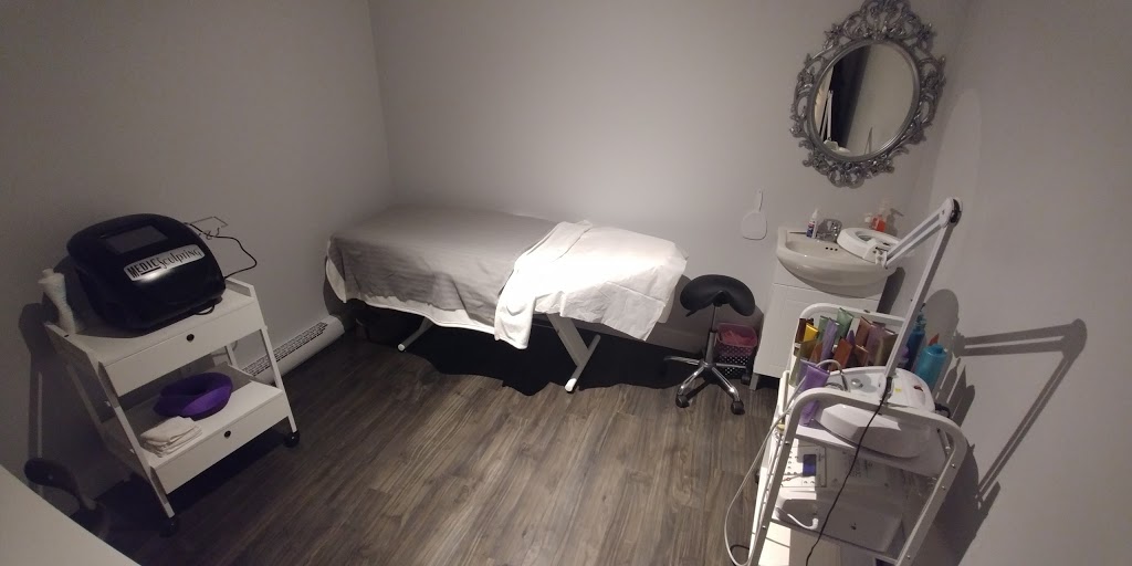 Studio Académie Vanity - Coiffure & Esthétique | 2174 Boulevard Marie-Victorin #102, Longueuil, QC J4G 1A9, Canada | Phone: (450) 646-7881
