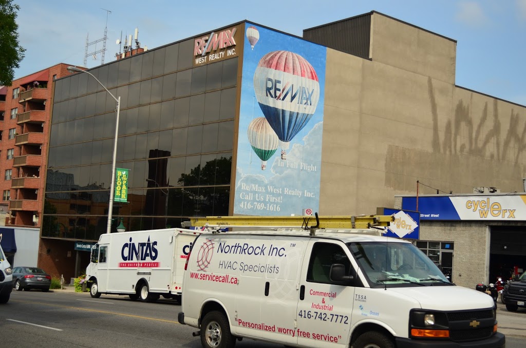 Re Max | 1678 Bloor St W, Toronto, ON M6P 1A9, Canada | Phone: (416) 769-9220