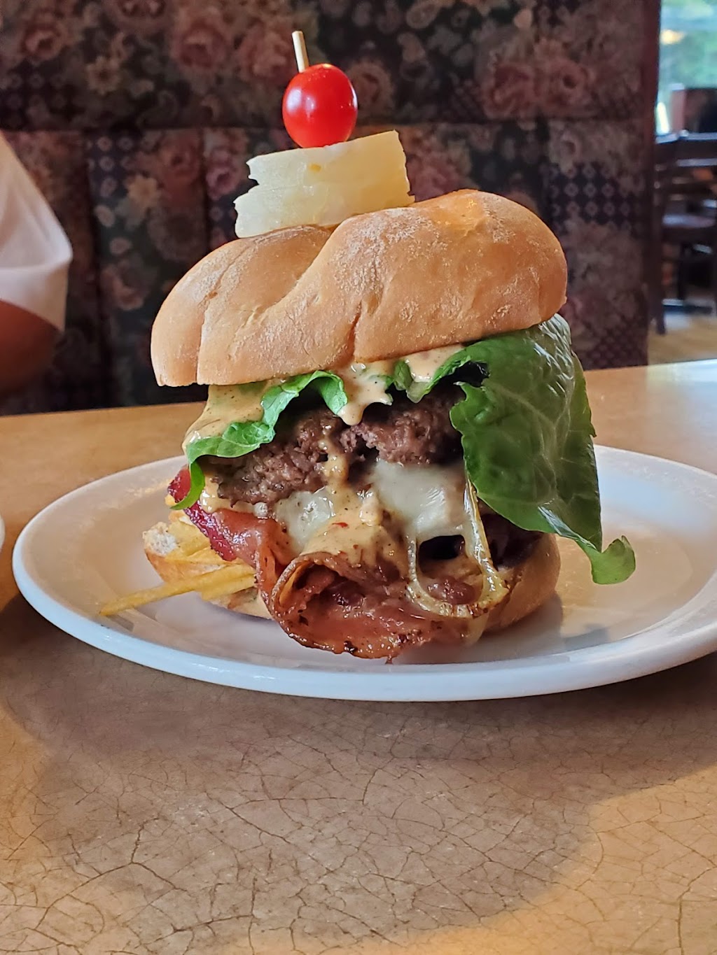 Sams Family Restaurant | 2 Centennial Dr, Cornwall, PE C0A 1H0, Canada | Phone: (902) 370-7267