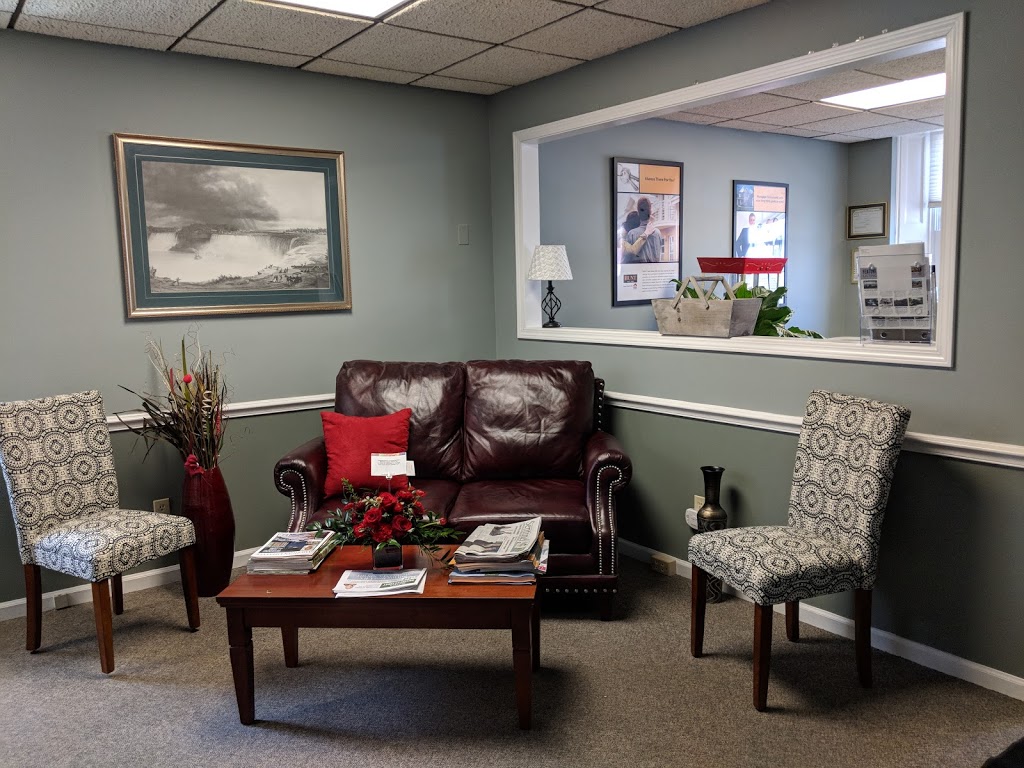 HUNT Real Estate ERA | 750 Onondaga St #104, Lewiston, NY 14092, USA | Phone: (716) 754-4450
