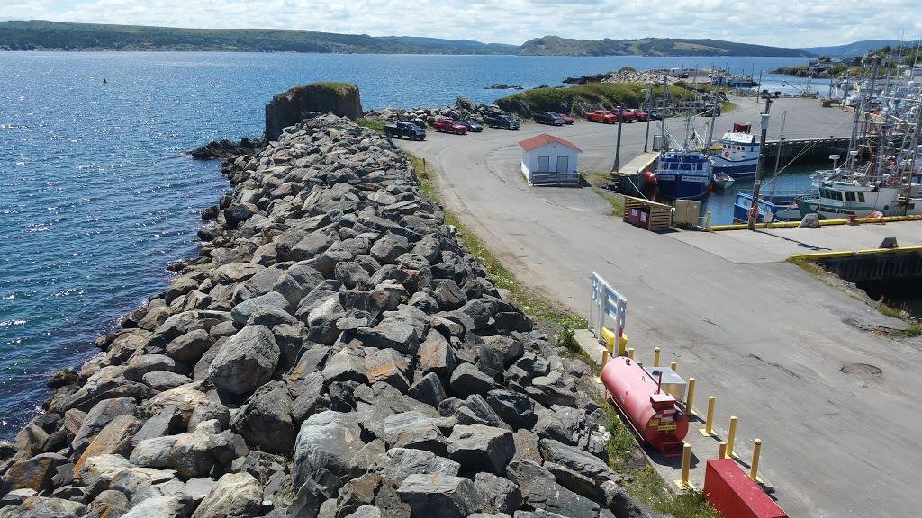Bay Roberts Hotel | 72-76 Water St, Bay Roberts, NL A0A 1G0, Canada | Phone: (709) 786-4700