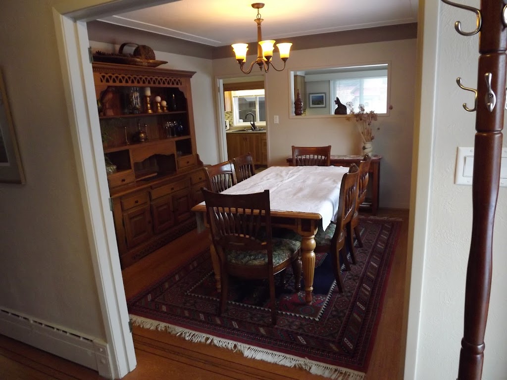 Eaglesview Escape by the Sea | 3847 Warren Ave, Royston, BC V0R 2V0, Canada | Phone: (250) 334-3719