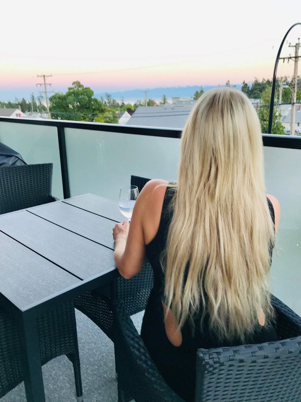 Mo Cheveux Beauty Bar | 131 Presley Pl #3, Victoria, BC V9B 0S4, Canada | Phone: (250) 589-8206