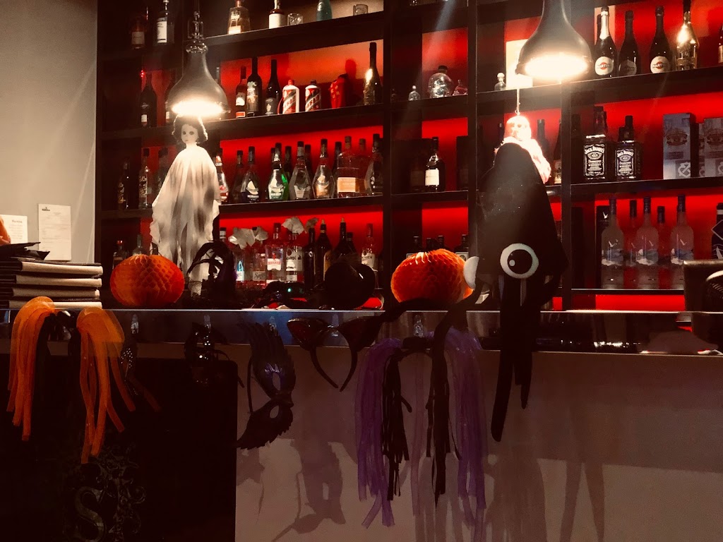 Sirens Waterloo | 181 Lester St, Waterloo, ON N2L 3W3, Canada | Phone: (519) 888-9996