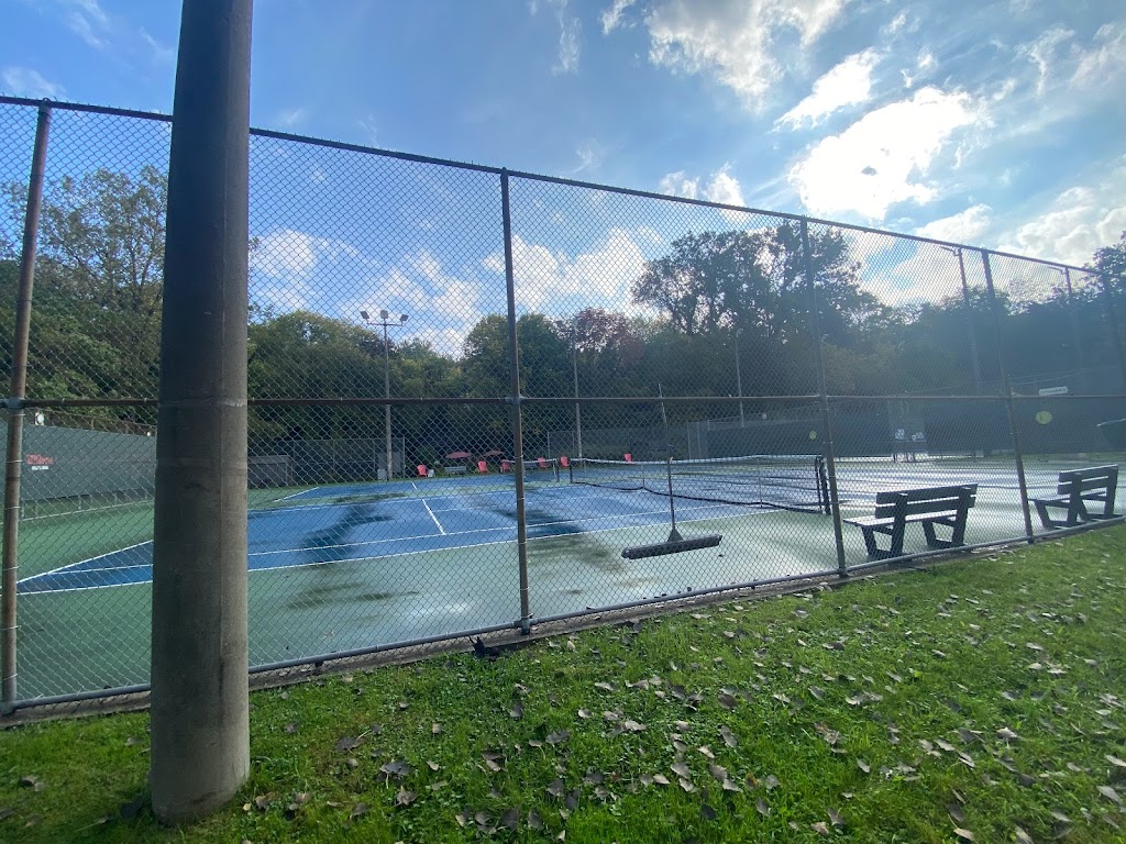 York Old Mill Tennis Club - 5 Catherine St, York, ON M6S 4J8, Canada