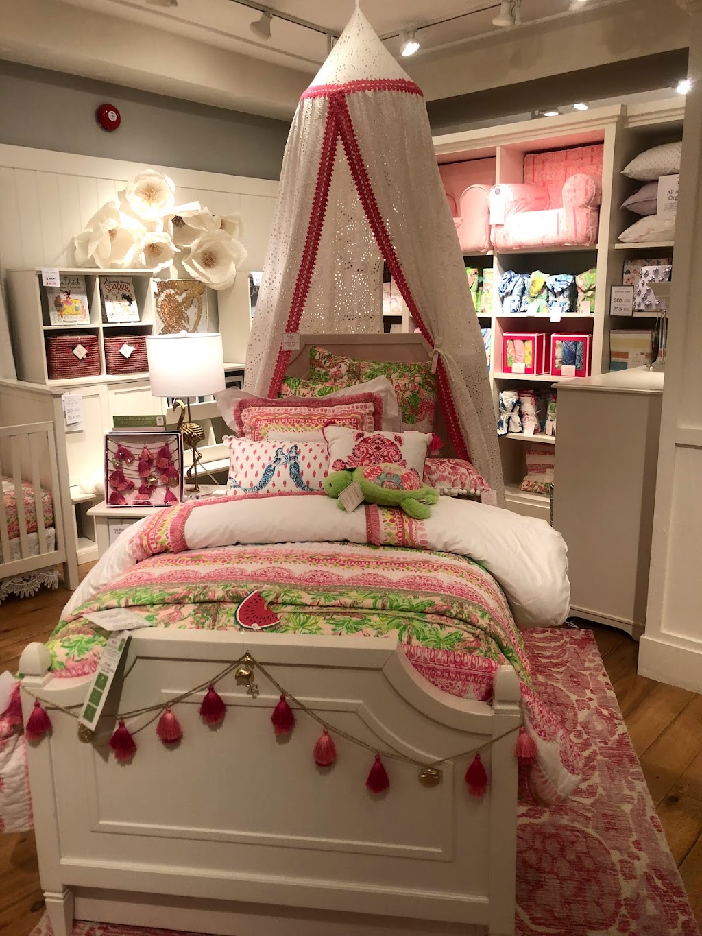 Pottery Barn Kids | 3401 Dufferin St, North York, ON M6A 2T9, Canada | Phone: (416) 785-7375