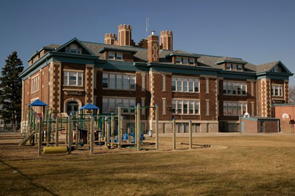 Clark Roofing (1964) Ltd | 225 Hodsman Rd, Regina, SK S4N 5W5, Canada | Phone: (306) 347-0123