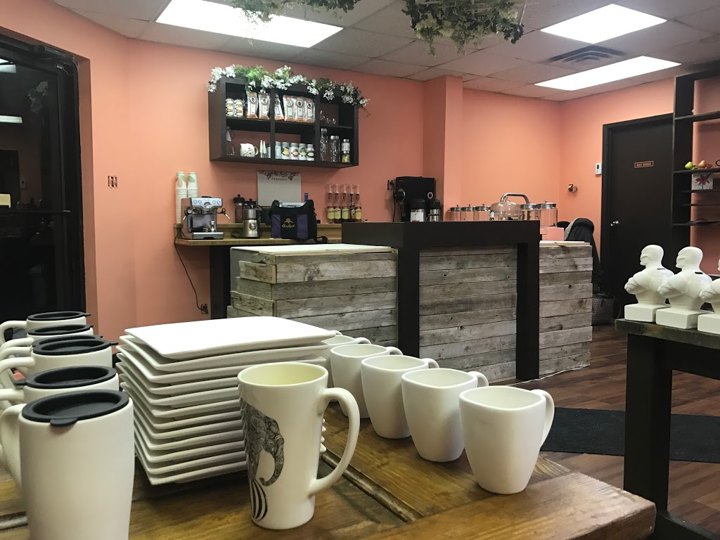 Maggies Mudroom | 63 Arthur St S Unit #2, Elmira, ON N3B 2M6, Canada | Phone: (519) 210-0066
