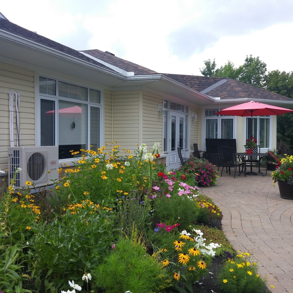 Hospice Renfrew Inc | 459 Albert St, Renfrew, ON K7V 1V8, Canada | Phone: (613) 433-3993