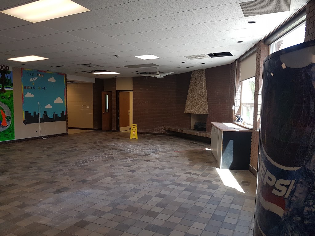École élémentaire Louise-Charron | 2520 Cabana Rd W, Windsor, ON N9G 1E5, Canada | Phone: (226) 315-1878