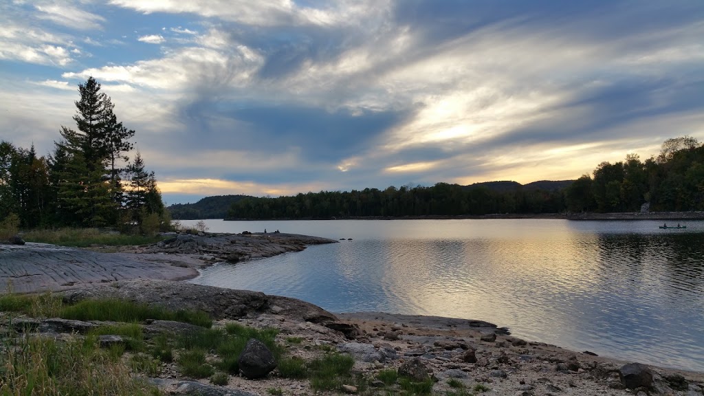 Parc régional du Poisson Blanc | 37 Chemin de la Truite, Notre-Dame-du-Laus, QC J0X 2M0, Canada | Phone: (819) 767-2999