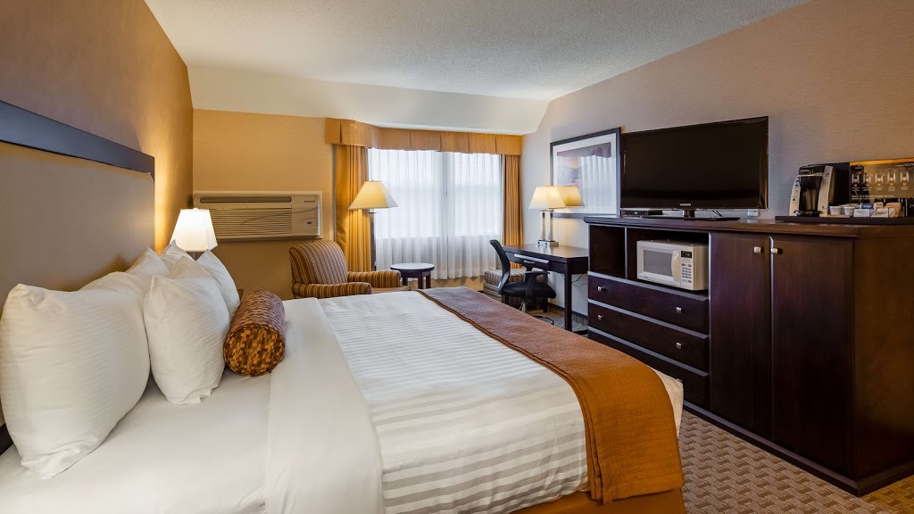 Best Western Plus Emerald Isle Hotel | 2306 Beacon Ave, Sidney, BC V8L 1X2, Canada | Phone: (250) 656-4441