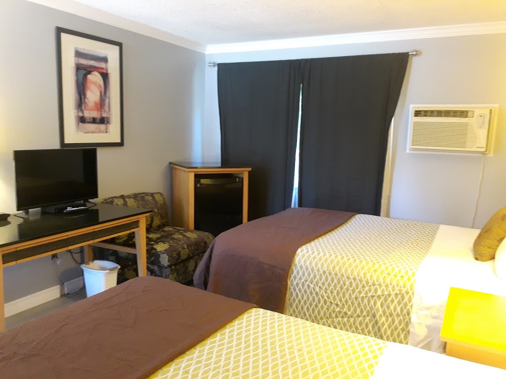 Fuller Lake Motel | 9300 Smiley Rd, Chemainus, BC V0R 1K4, Canada | Phone: (250) 246-3282