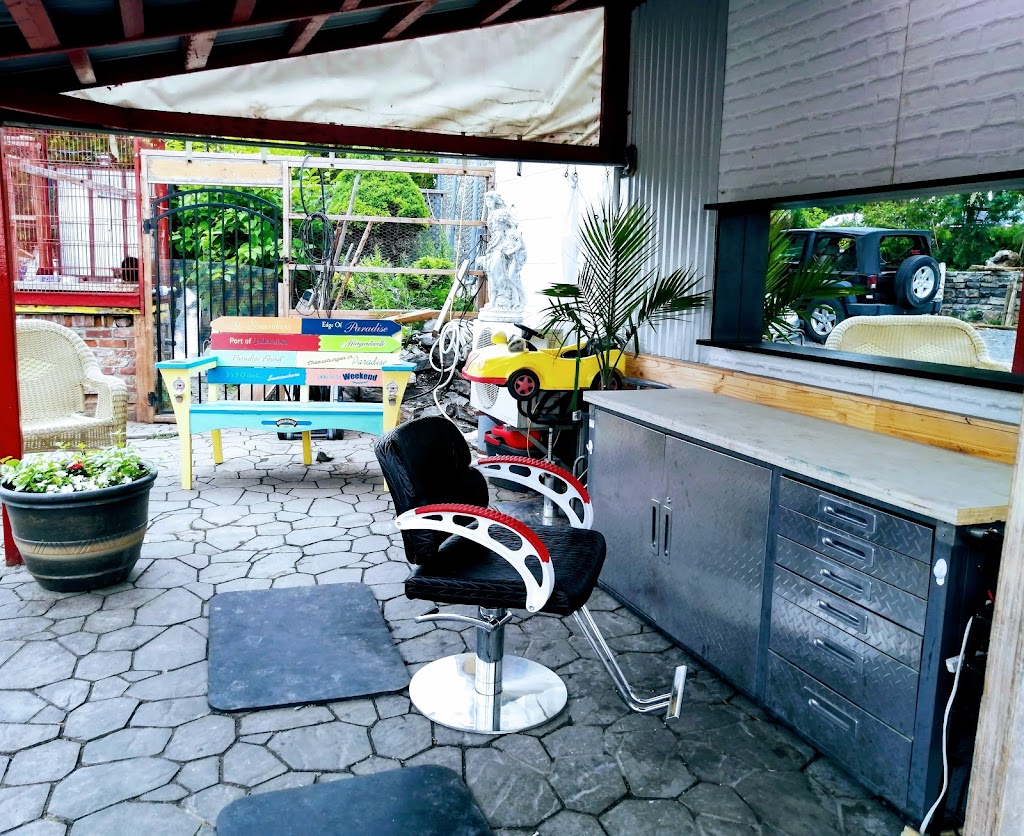 Salon Larrivée | 2275 Ave Royale, Quebec City, QC G1C 1P5, Canada | Phone: (418) 666-4977