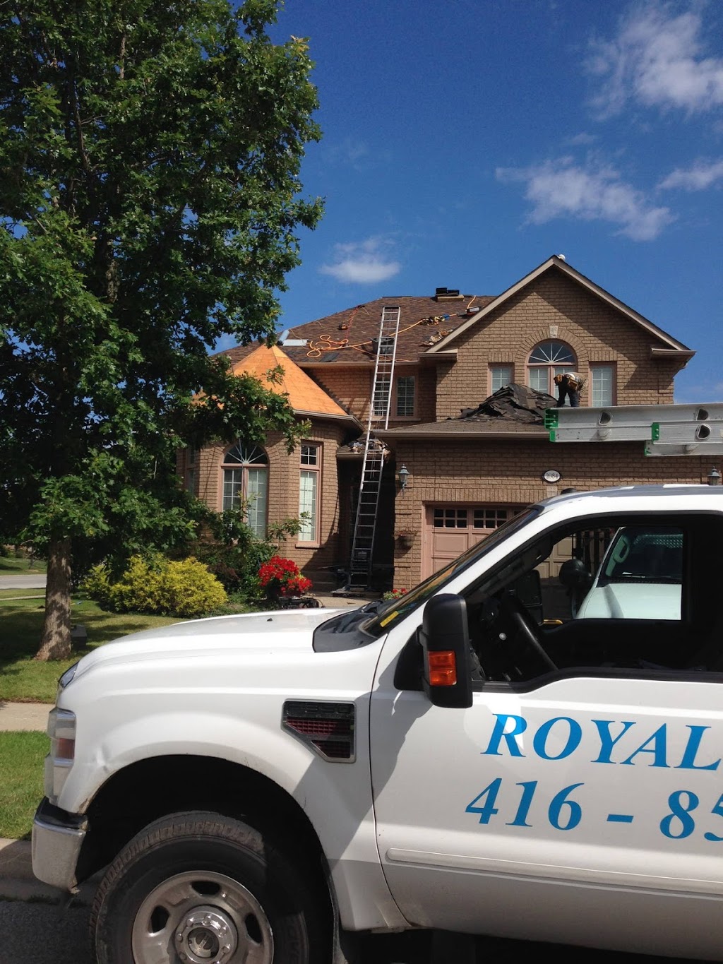 Royal Roofs Ltd- Roofing Contractors | 1615 Summergrove Crescent, Mississauga, ON L5M 3Z5, Canada | Phone: (416) 858-5714