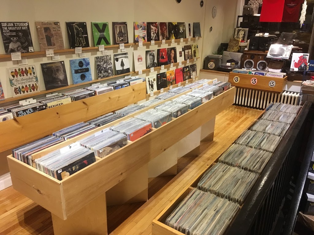 Cosmic Daves Vinyl Emporium | 595 Kathleen St, Sudbury, ON P3C 2N4, Canada | Phone: (705) 222-9387