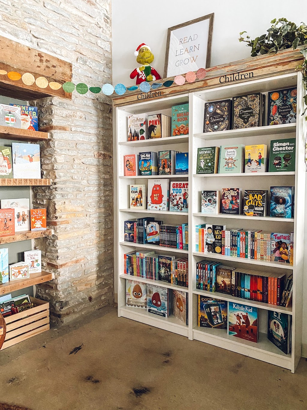 Bettys Bookshelf | 6 Water St S Unit 2, St. Marys, ON N4X 1B0, Canada | Phone: (226) 301-4391