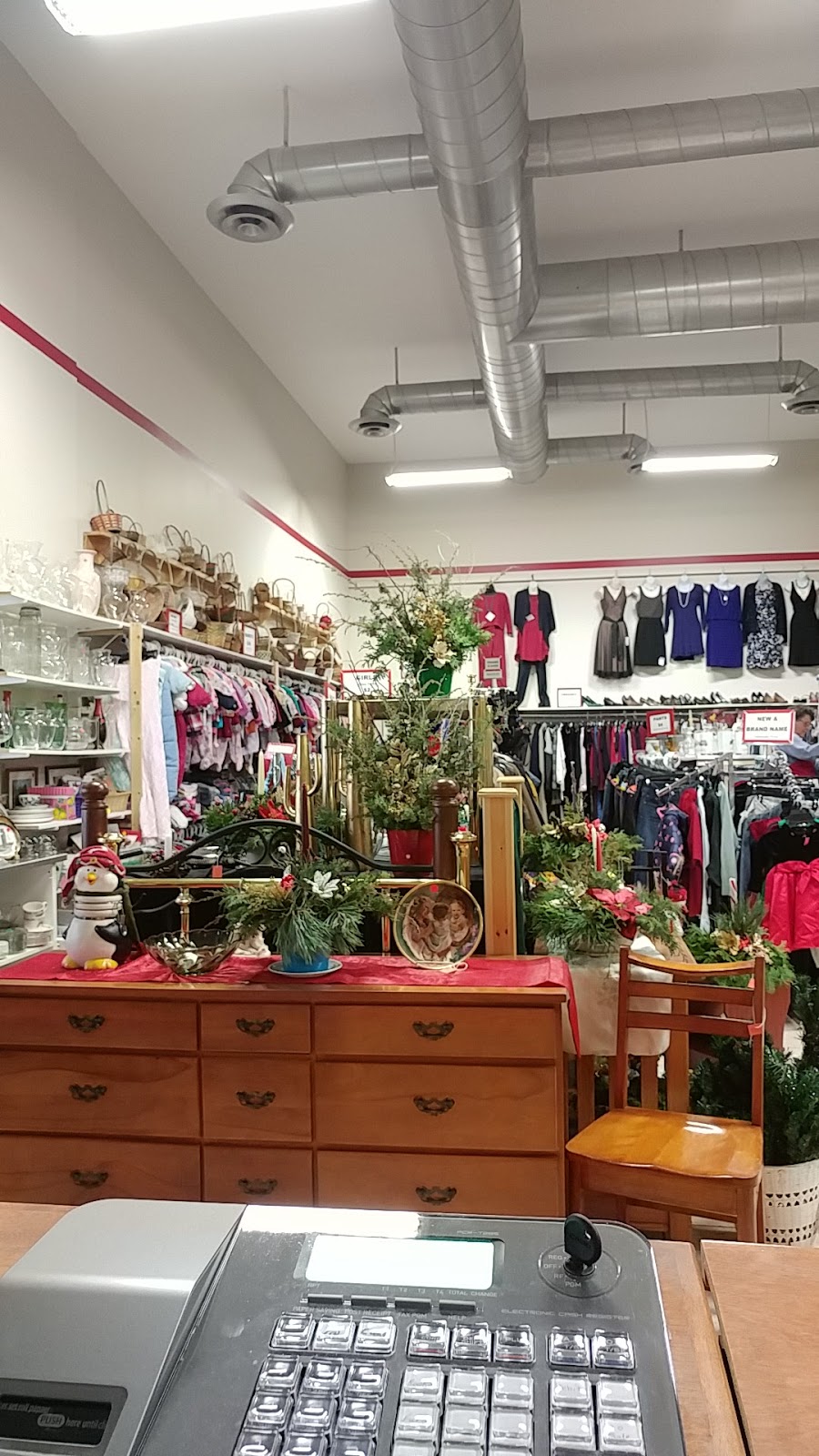 Bellevilles Thrift Store: Supporting BCS | 393 Sidney St, Belleville, ON K8P 3Z9, Canada | Phone: (613) 967-1371