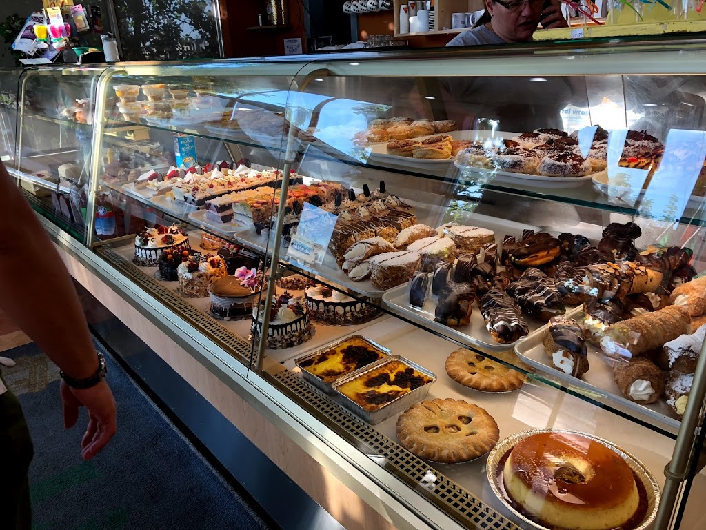 Lisboa Bakery & Deli | 735 Twain Ave, Mississauga, ON L5W 1X1, Canada | Phone: (905) 670-7991