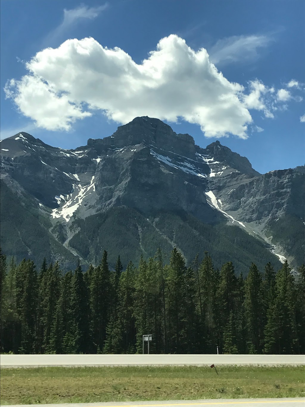 Banff Airporter | 2000 Airport Rd NE, Calgary, AB T2E 6W5, Canada | Phone: (888) 449-2901